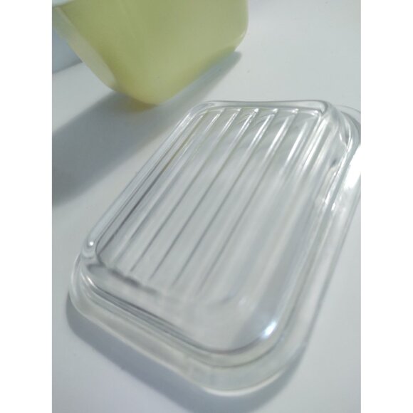 Collectible Pyrex Lidded Yellow Refrigerator Dish 501 1 1/2 cup - Picture 8 of 12